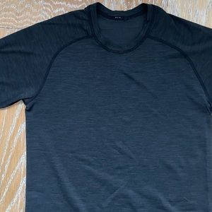 lululemon athletica Tight Fit Black Short Sleeve Tee